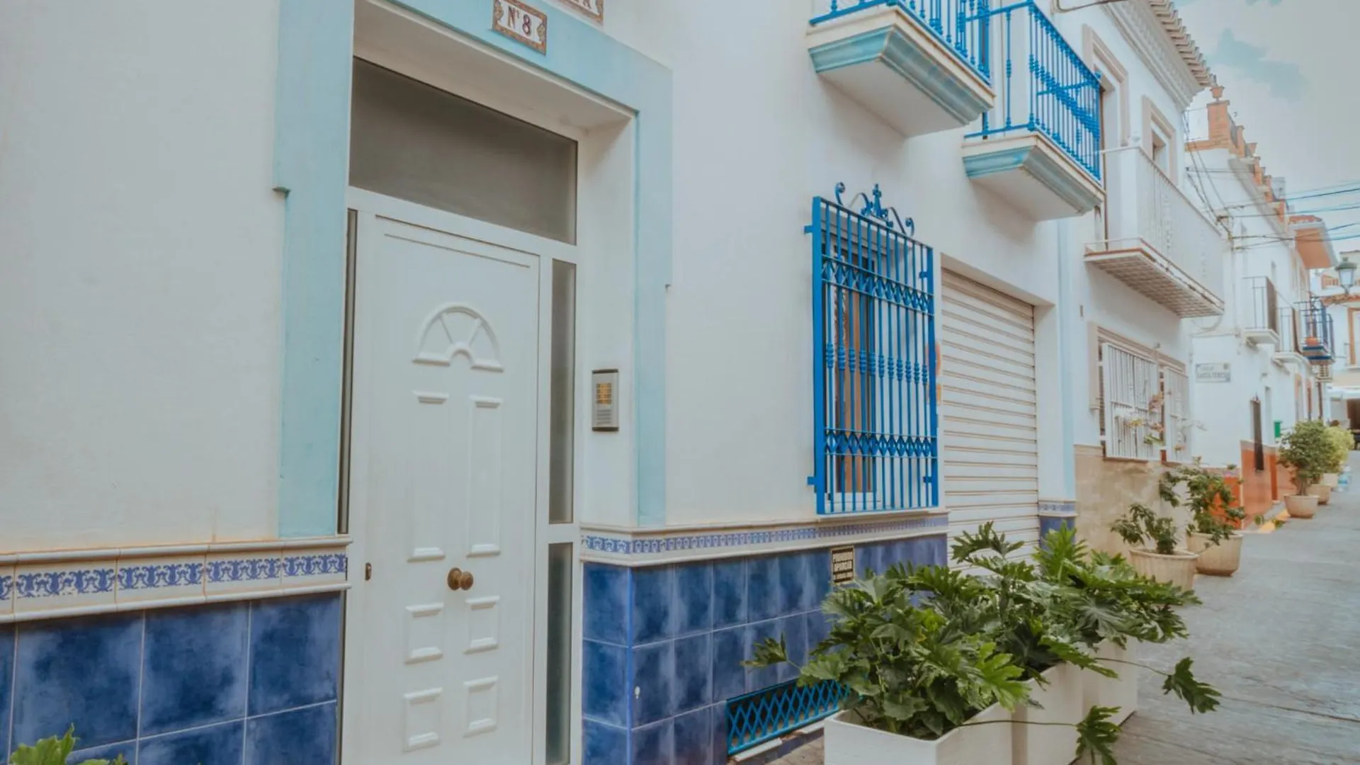 Las Flores Apartments Nerja 0*,  Spanien