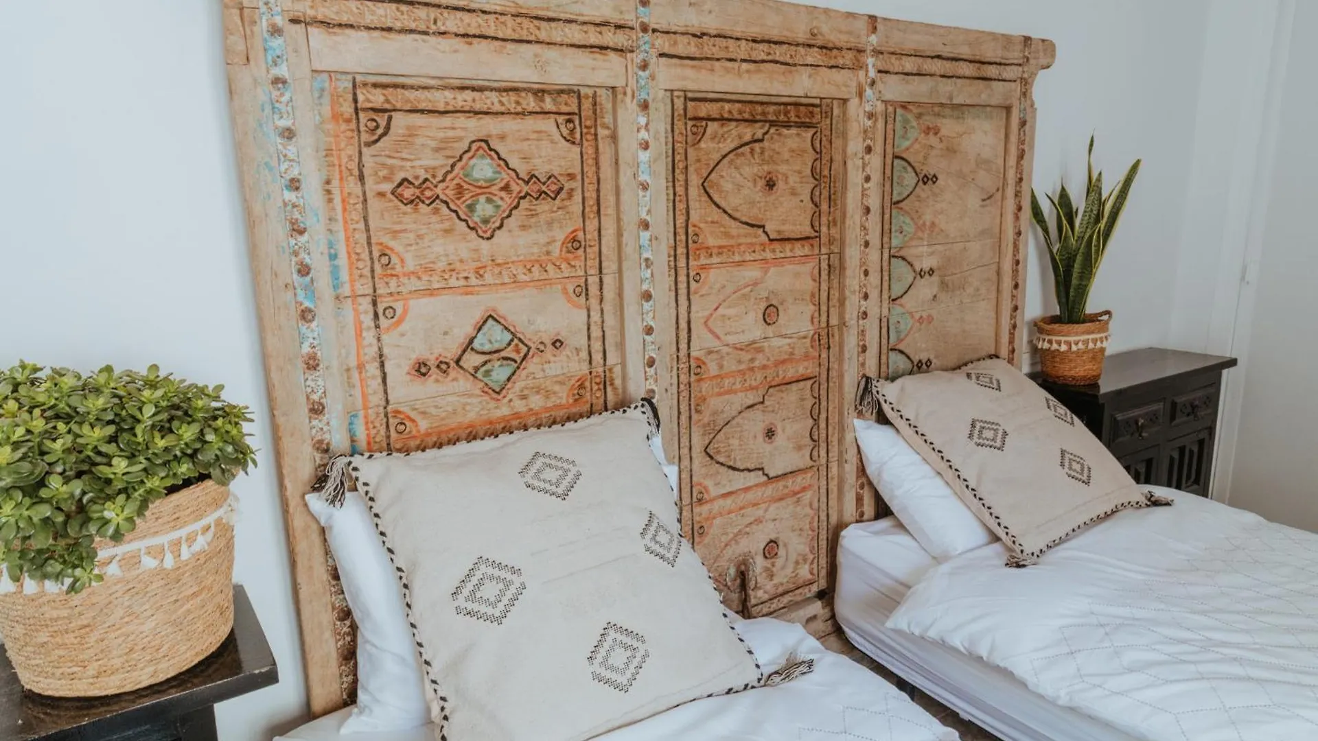 Las Flores Apartments Nerja Spagna