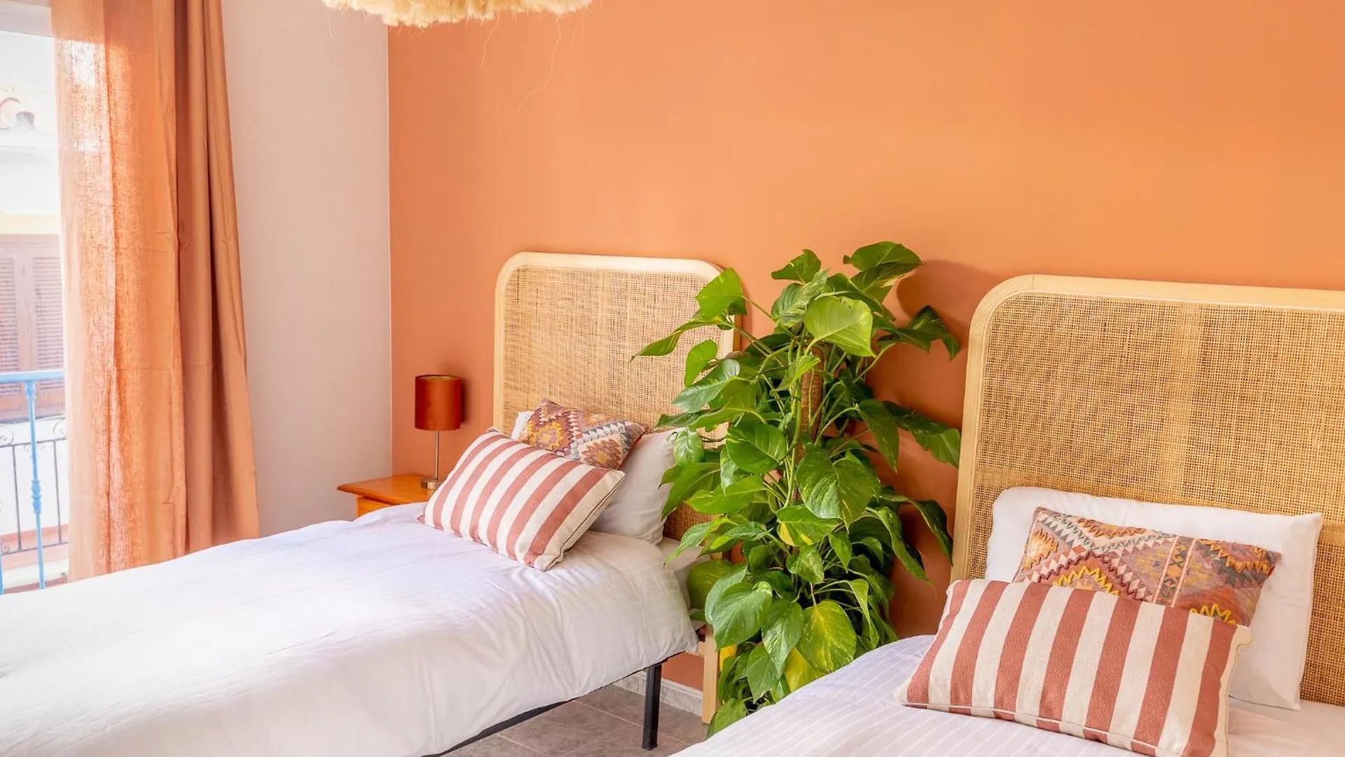 Las Flores Apartments Nerja Spagna